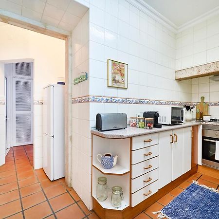 Spacious Bairro Alto Apartment With Courtyard, By Timecooler Lisbon Exterior photo