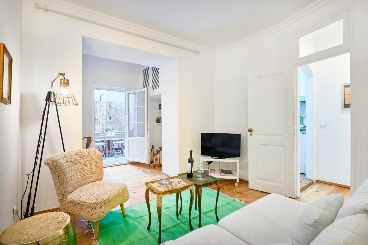 Spacious Bairro Alto Apartment With Courtyard, By Timecooler Lisbon Exterior photo