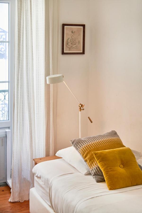 Spacious Bairro Alto Apartment With Courtyard, By Timecooler Lisbon Exterior photo